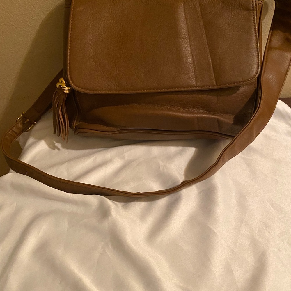 Laura Scott - image 2